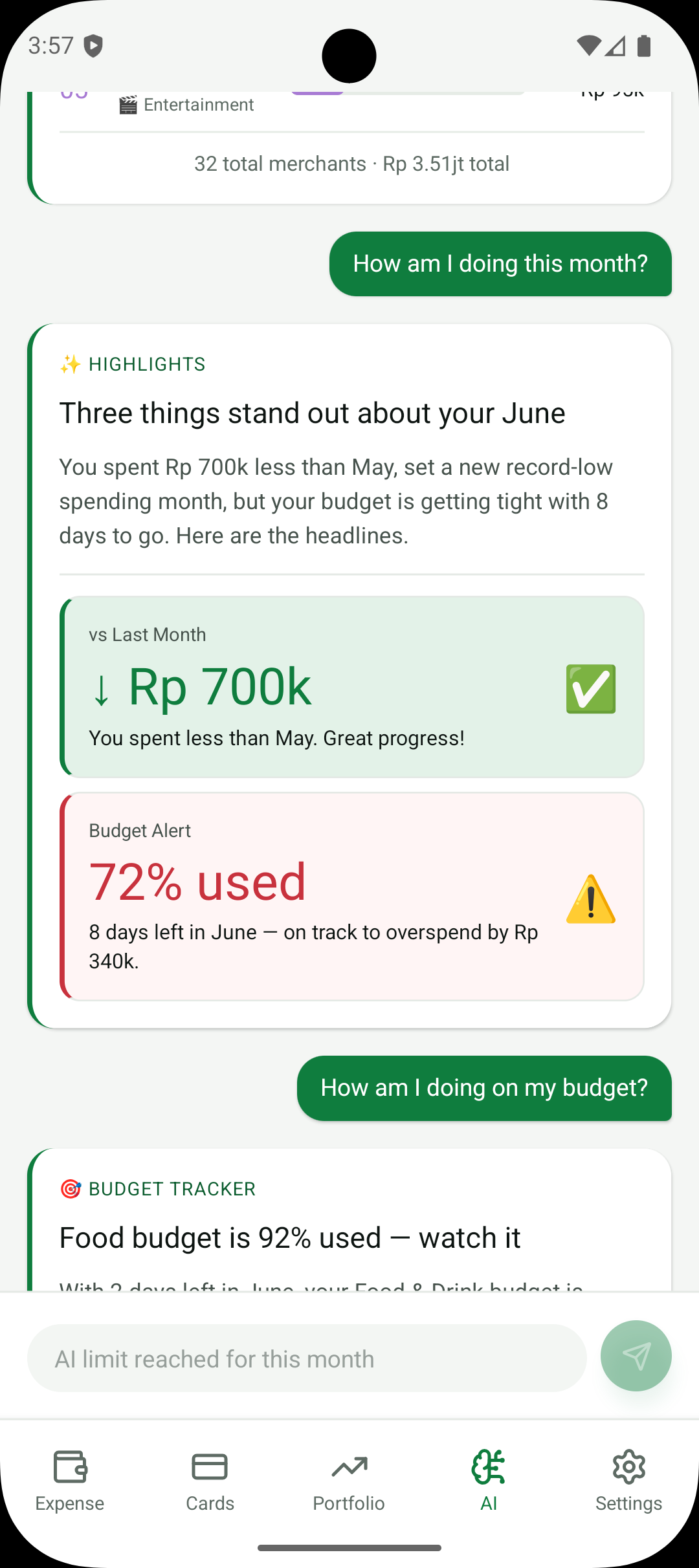 Sorotan bulanan AI Finchie menampilkan hemat Rp 700k vs bulan lalu dan peringatan anggaran 72%